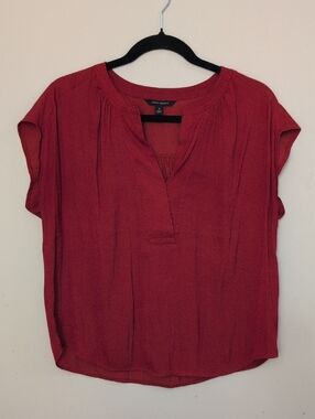 Banana Republic Red Split V-Neck Cap Sleeve Blouse